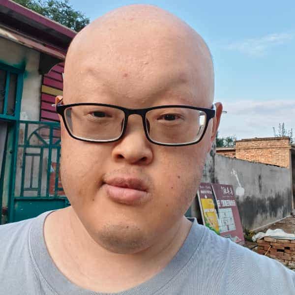 28岁岁山东单身帅哥 - 琼中吉缘网