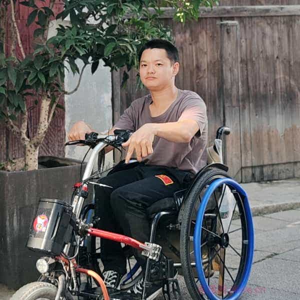 33岁岁湖北单身帅哥 - 琼中吉缘网